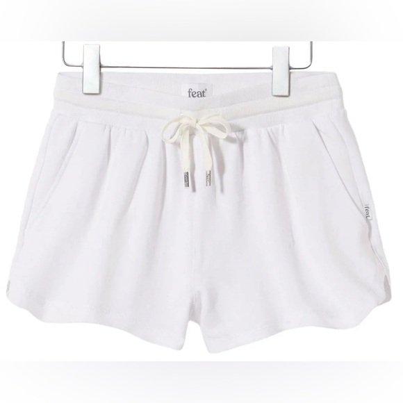 NWT Feat Womens Treecell Short White Super Soft Size Medium - Picture 1 of 7